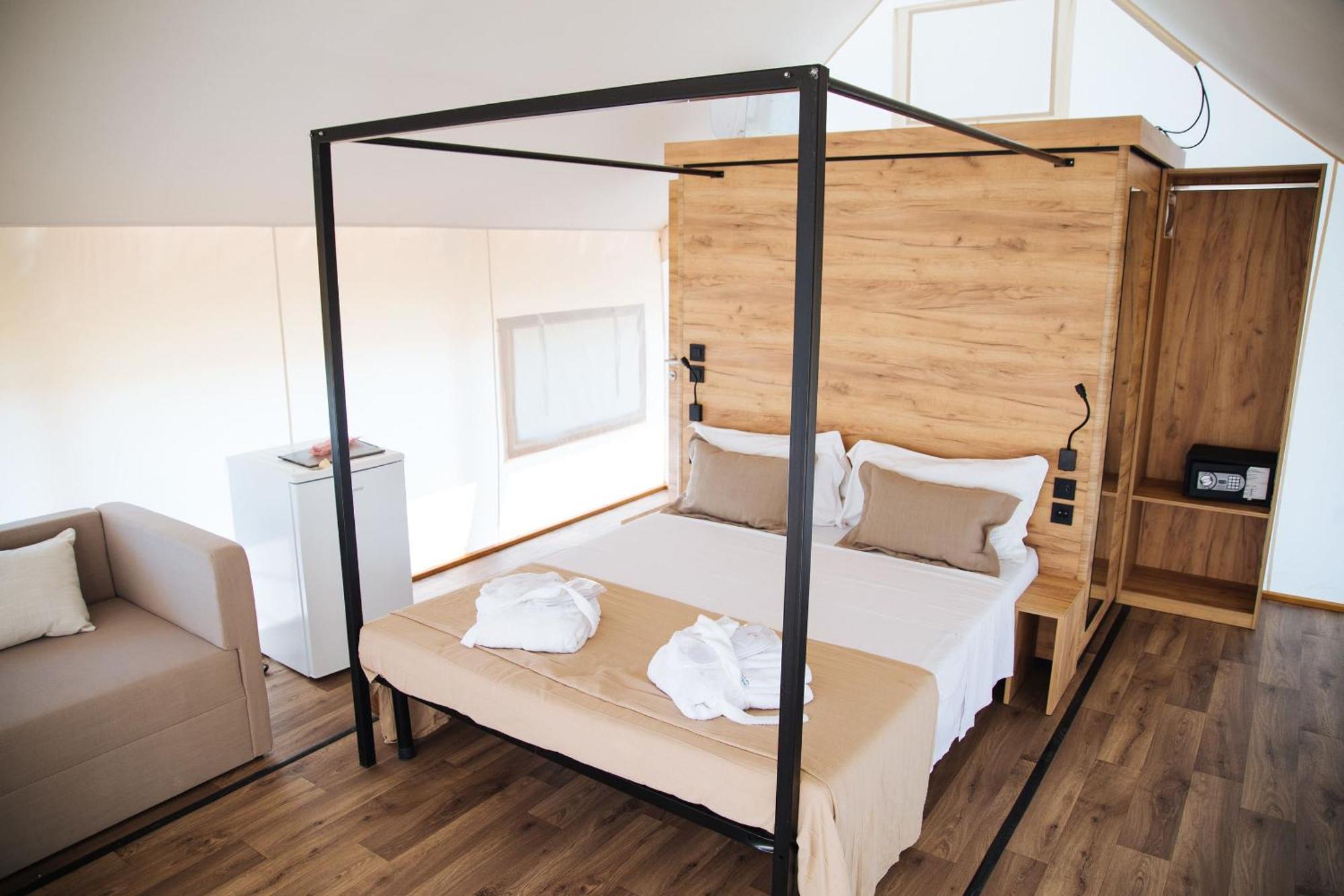 Nabi Resort Glamping & Spa Castel Volturno Exterior photo